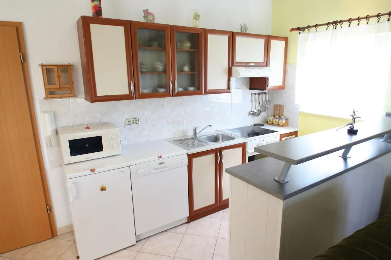 Blazic Apartment Jadranovo