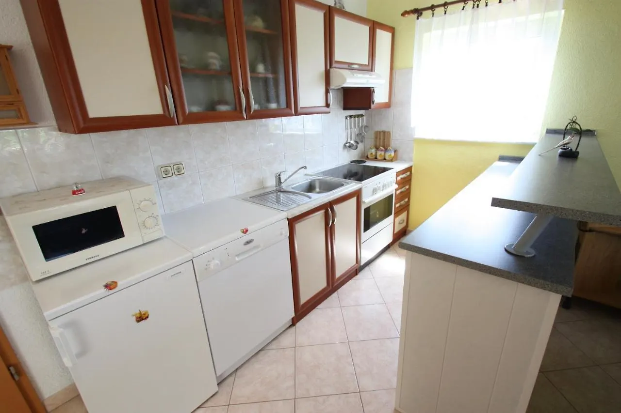 Blazic Apartment Jadranovo